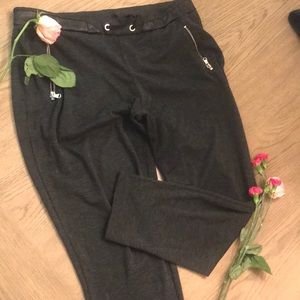 H&M women gray and black joggers/sweatpants